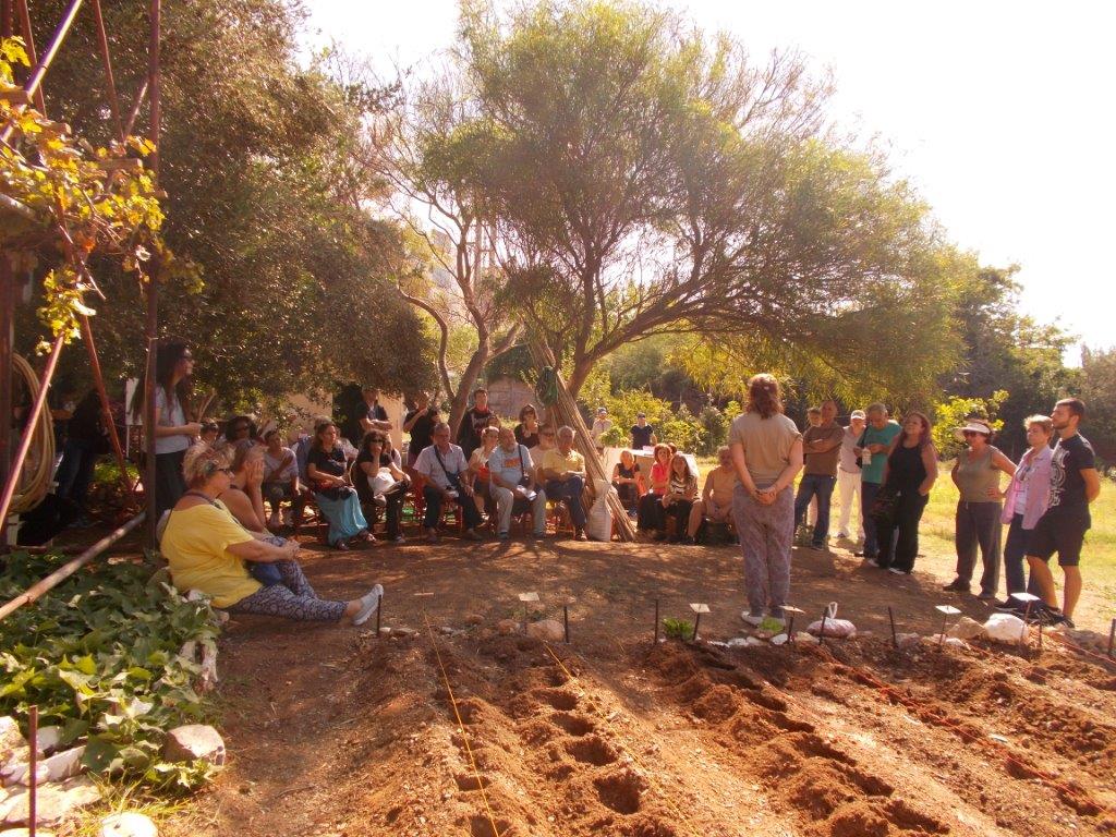 Guerrilla gardeners fight hopelessness in Greec
